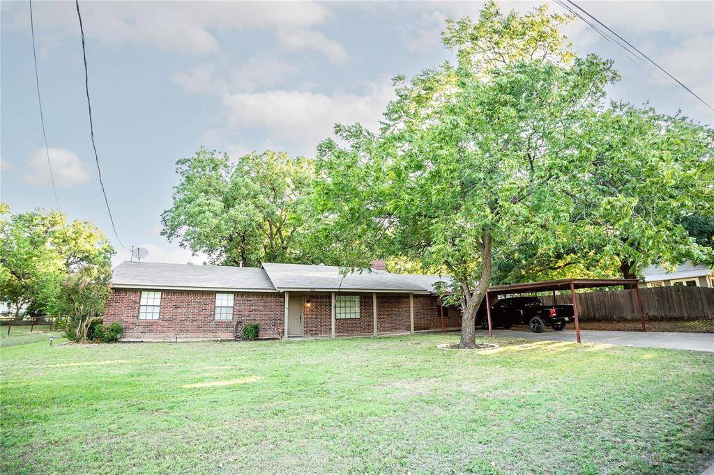 Nocona, TX 76255,306 W Cottonwood Street