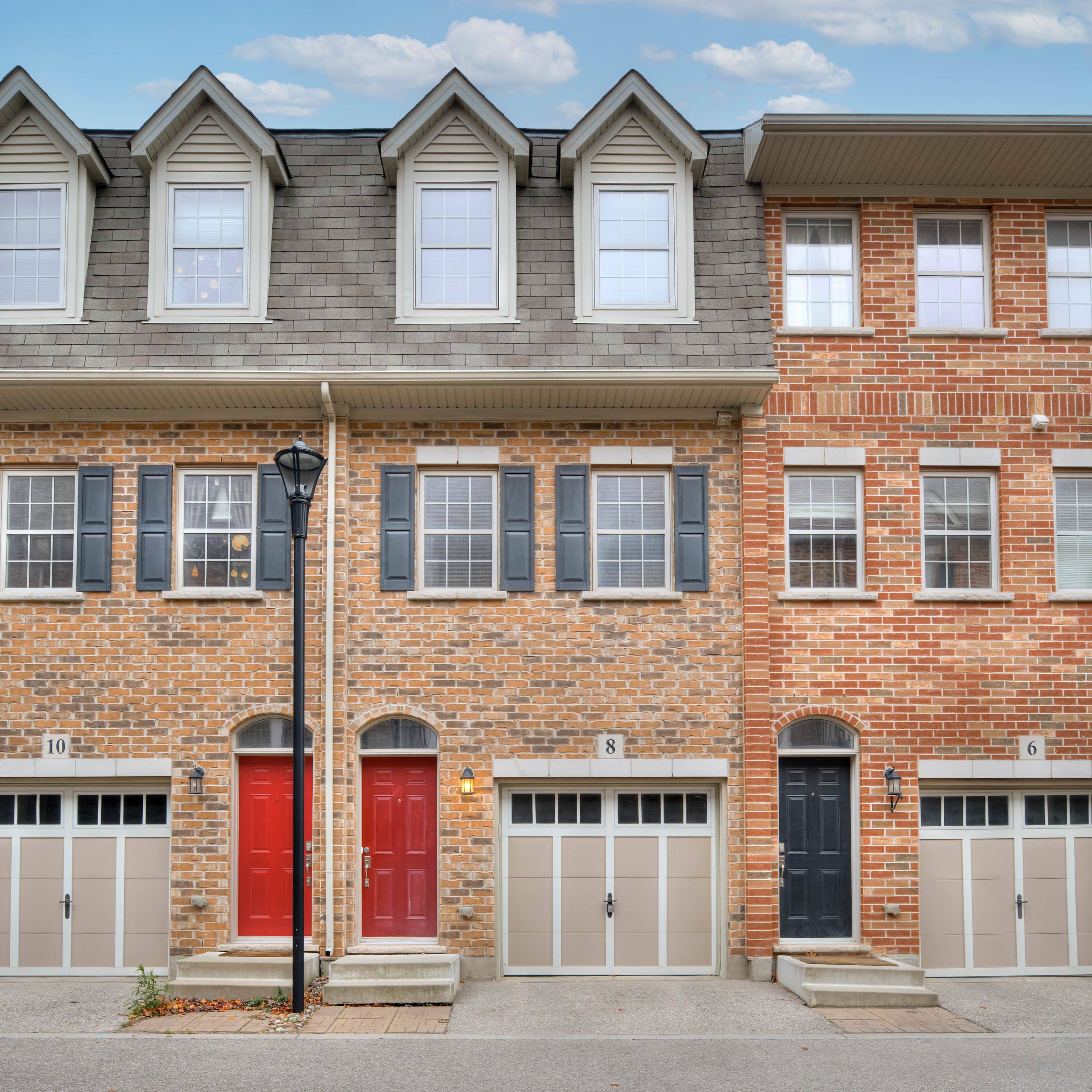 Waterloo, ON N2H 0B2,8 Cheltenham Mews