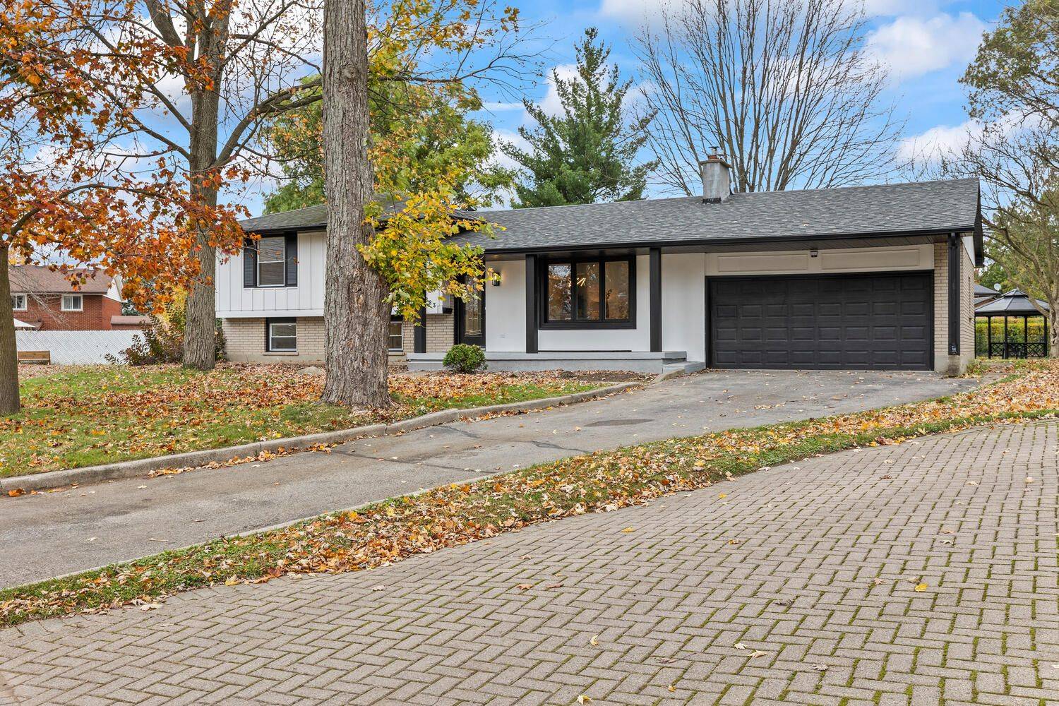 London, ON N6J 2E4,883 Westbury PL