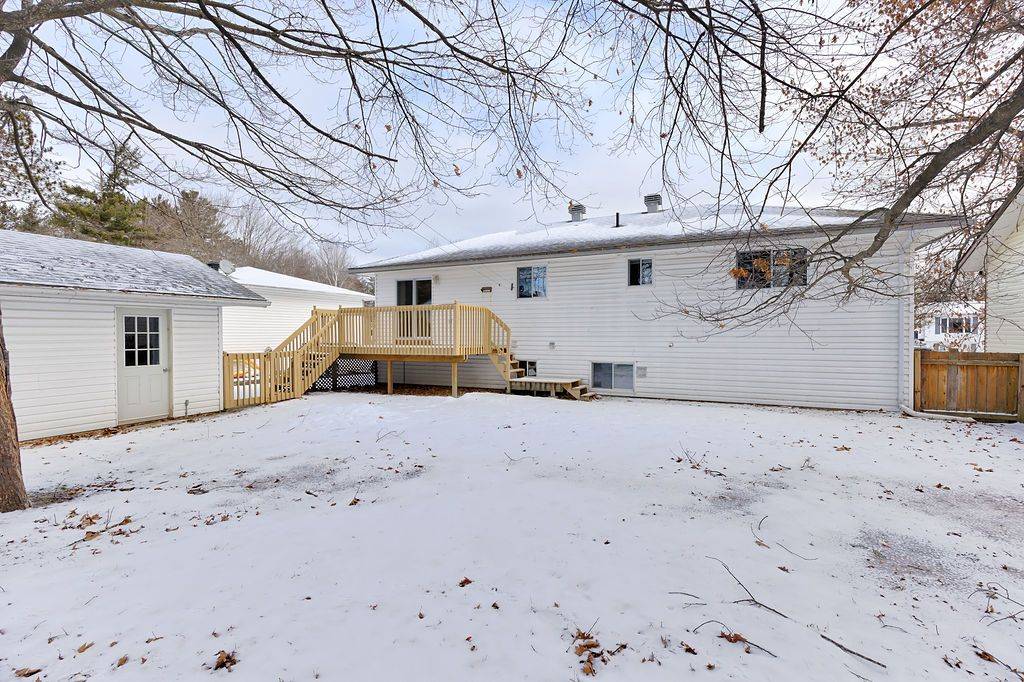 Petawawa, ON K8H 3M4,30 Earl ST