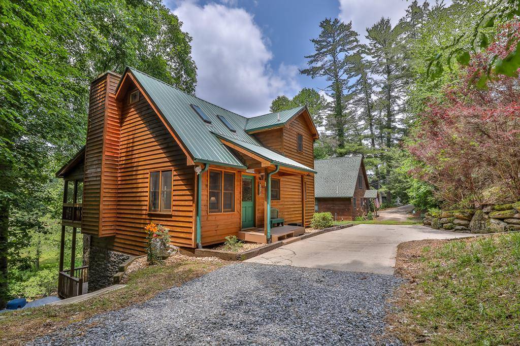 Ellijay, GA 30536,403 Licklog Road