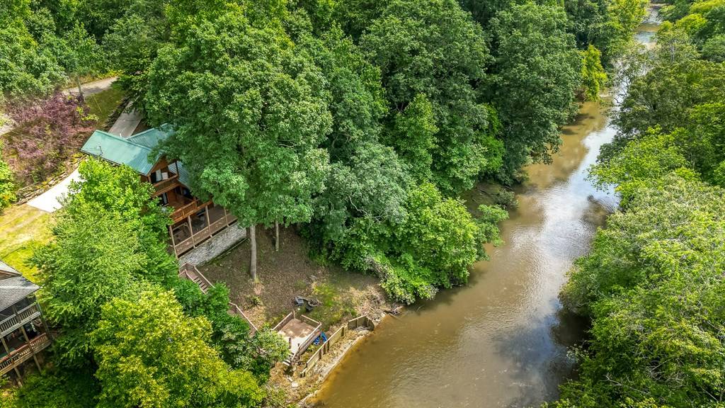 Ellijay, GA 30536,403 Licklog Road