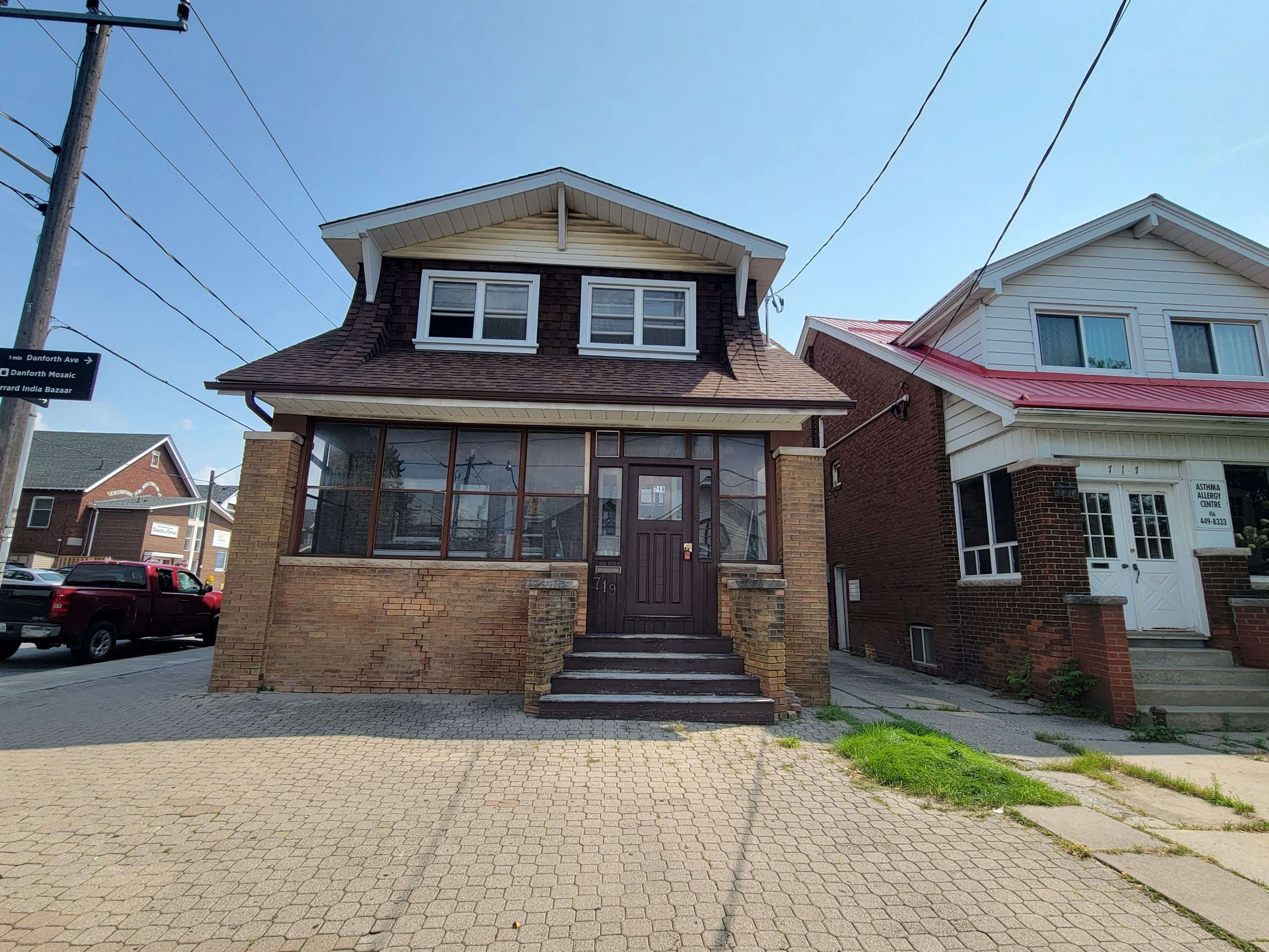 Toronto E03, ON M4C 3C1,719 Coxwell AVE ##5