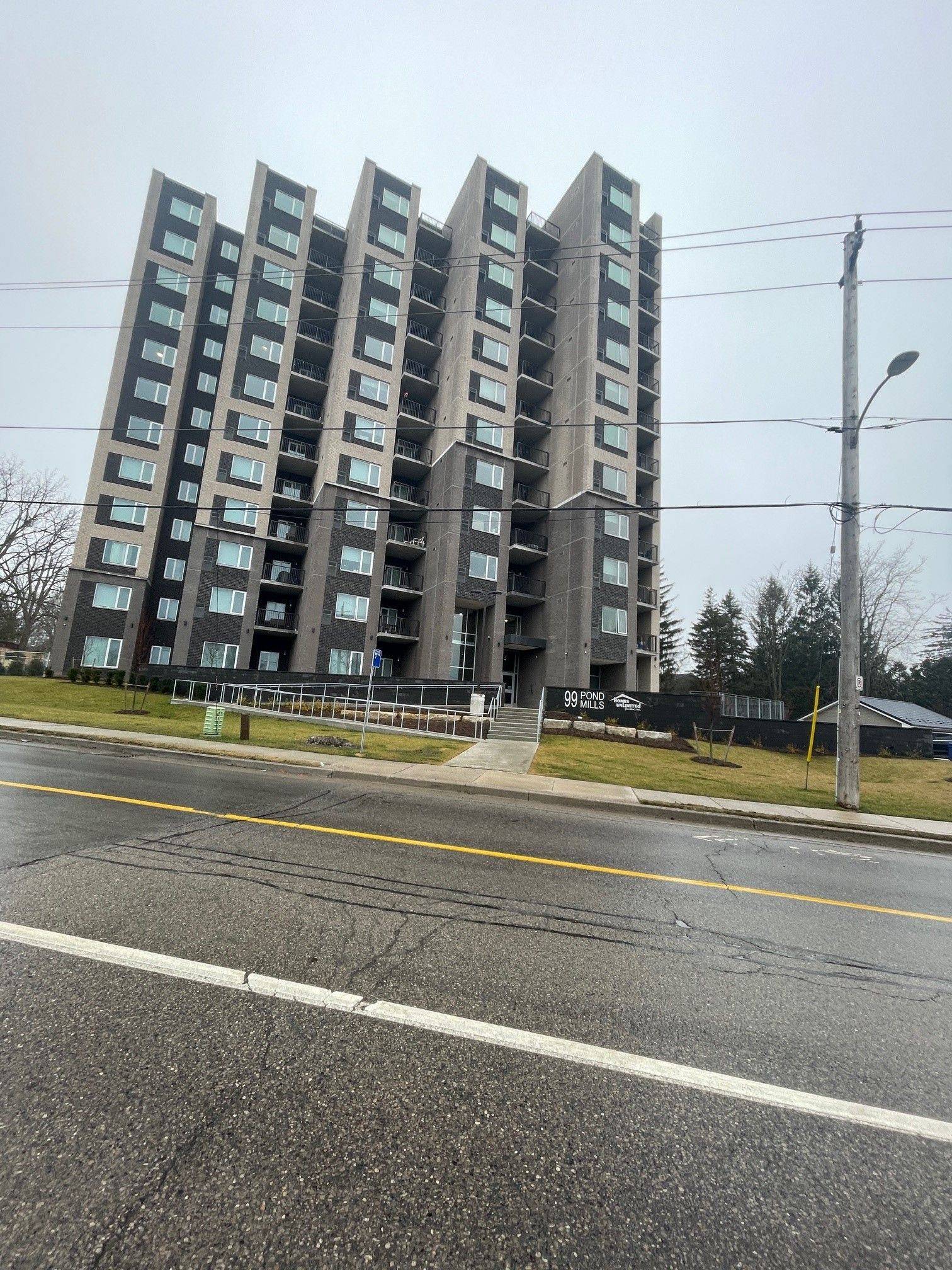 London, ON N5Z 3X3,99 POND MILLS RD #208