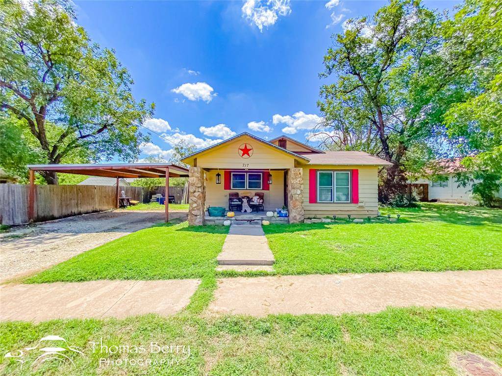 Baird, TX 79504,717 W 3rd Street