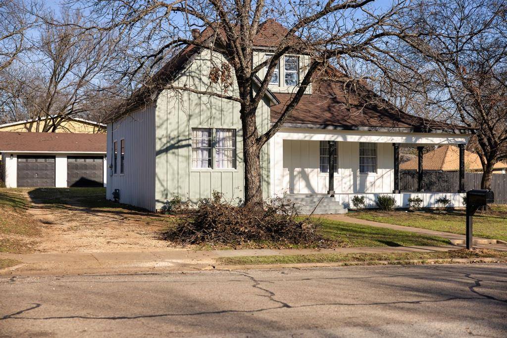 Cleburne, TX 76033,314 W Heard Street