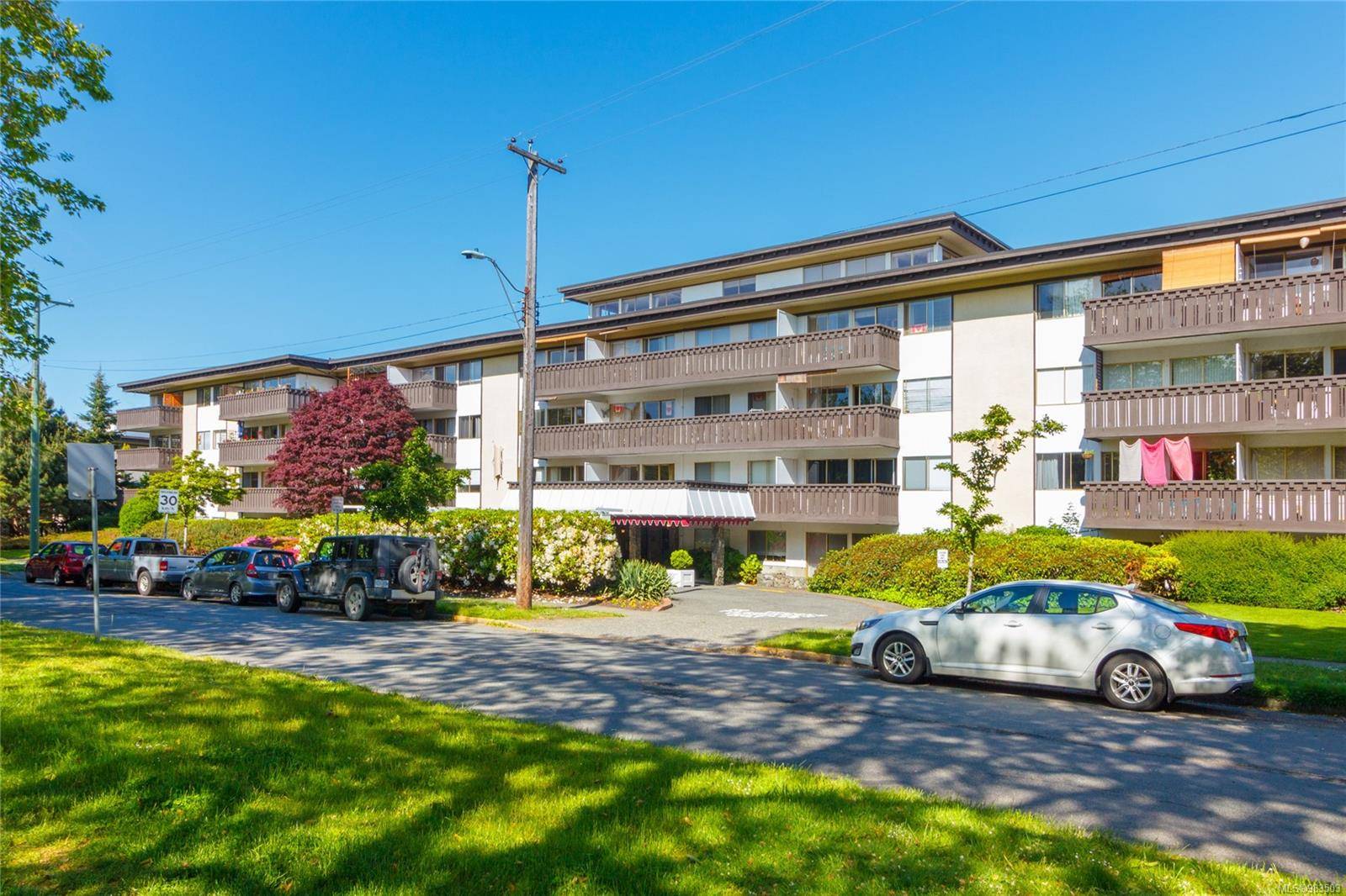 Victoria, BC V8V 2Y5,964 Heywood Ave #221