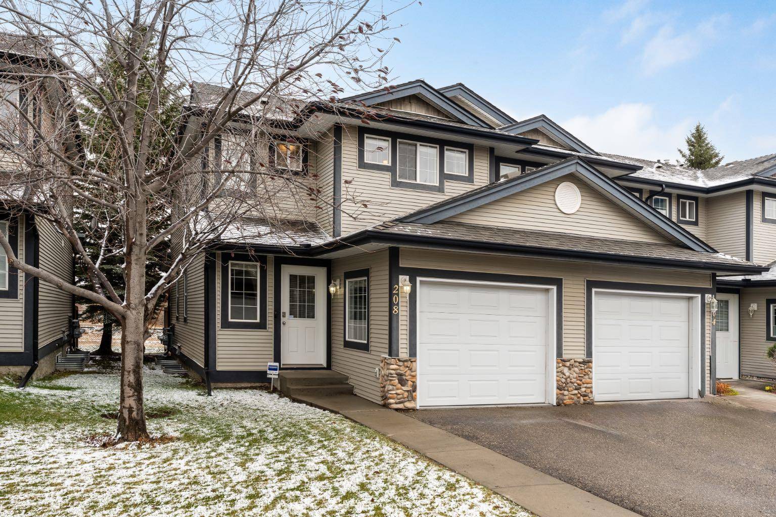 Chestermere, AB T1X 1N1,208 Stonemere PL