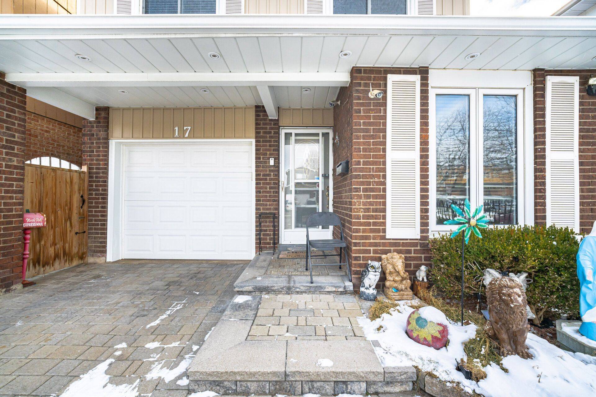 Brampton, ON L6V 3N6,17 Ashurst CRES