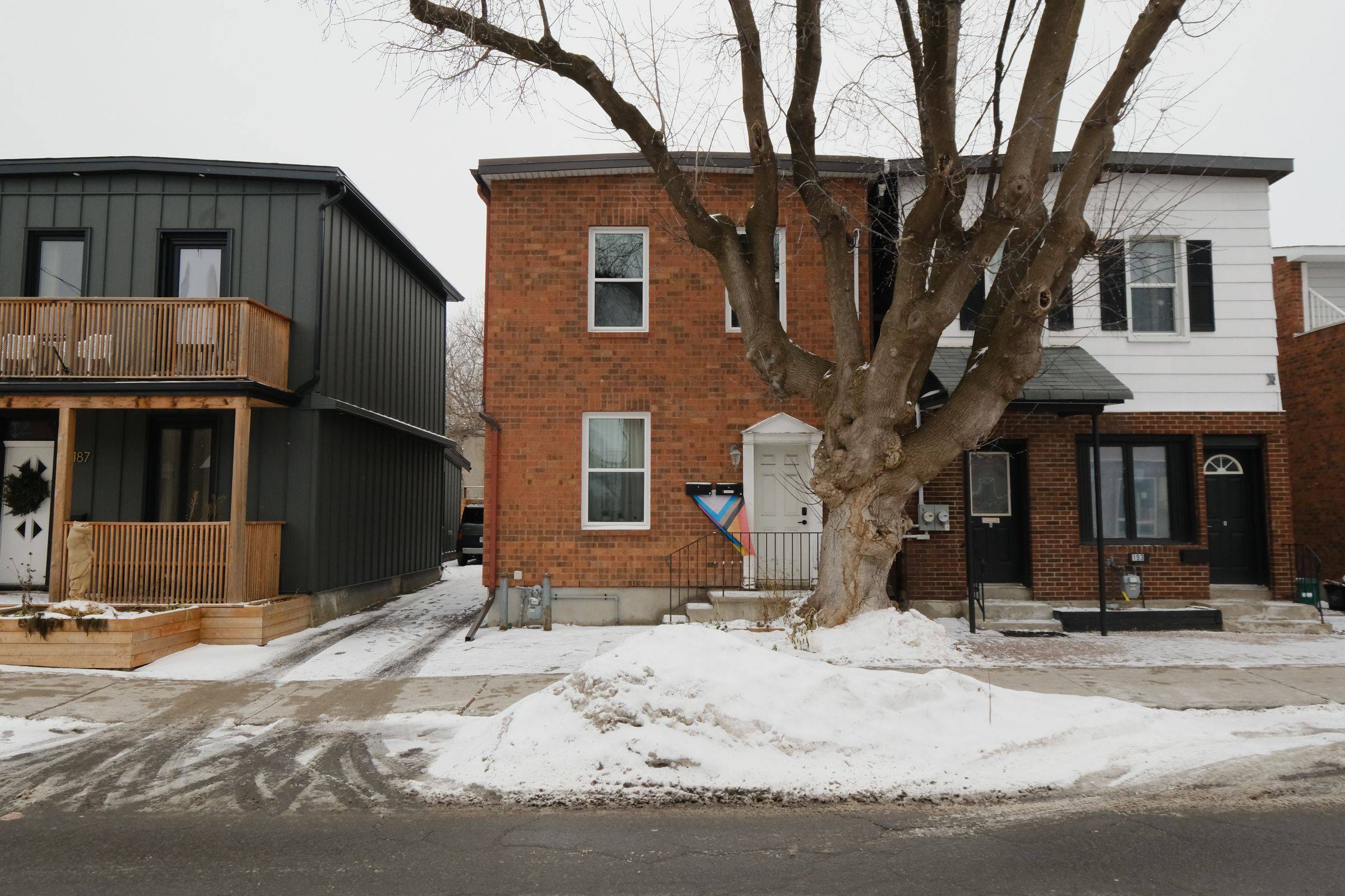 West Centre Town, ON K1R 7M5,191 rochester ST N #2