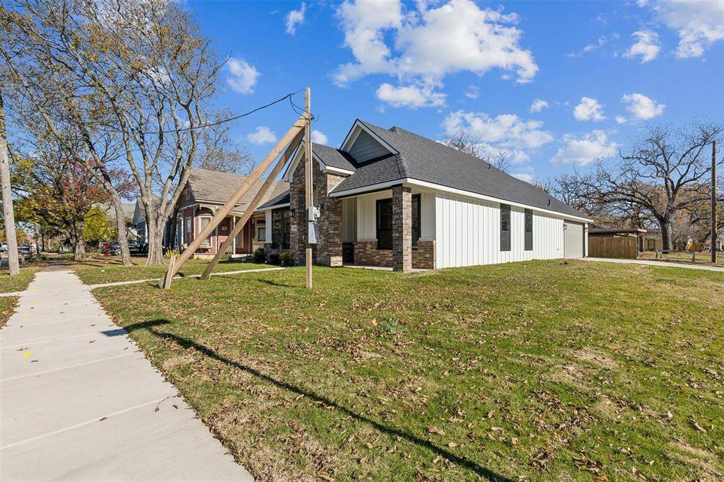 Cleburne, TX 76031,607 S Anglin Street