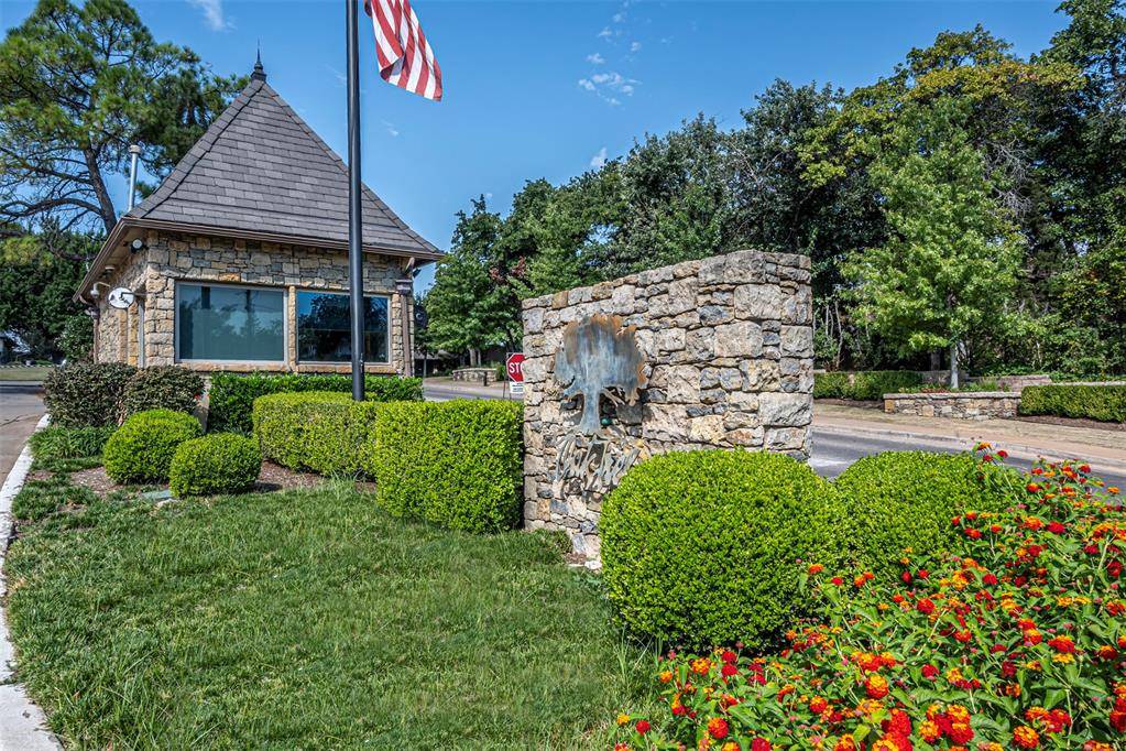 Edmond, OK 73025,6216 Hazeltine Drive