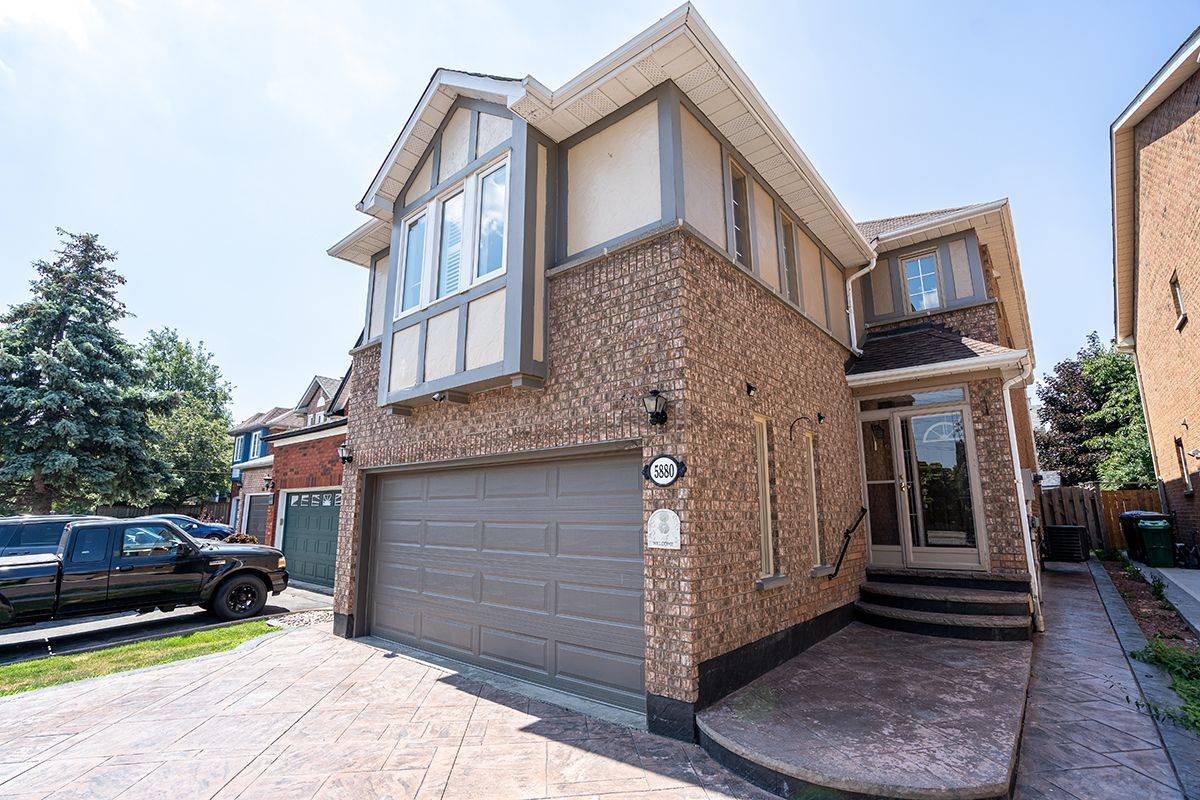 Mississauga, ON L5M 5L7,5880 Chorley PL