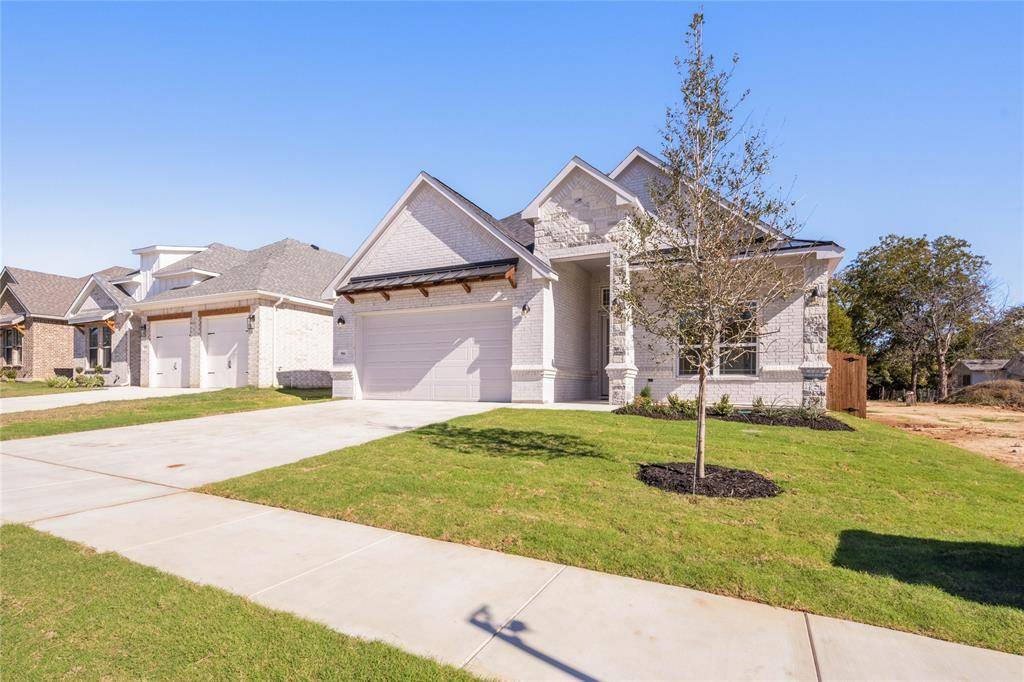 River Oaks, TX 76114,906 Boston Lane