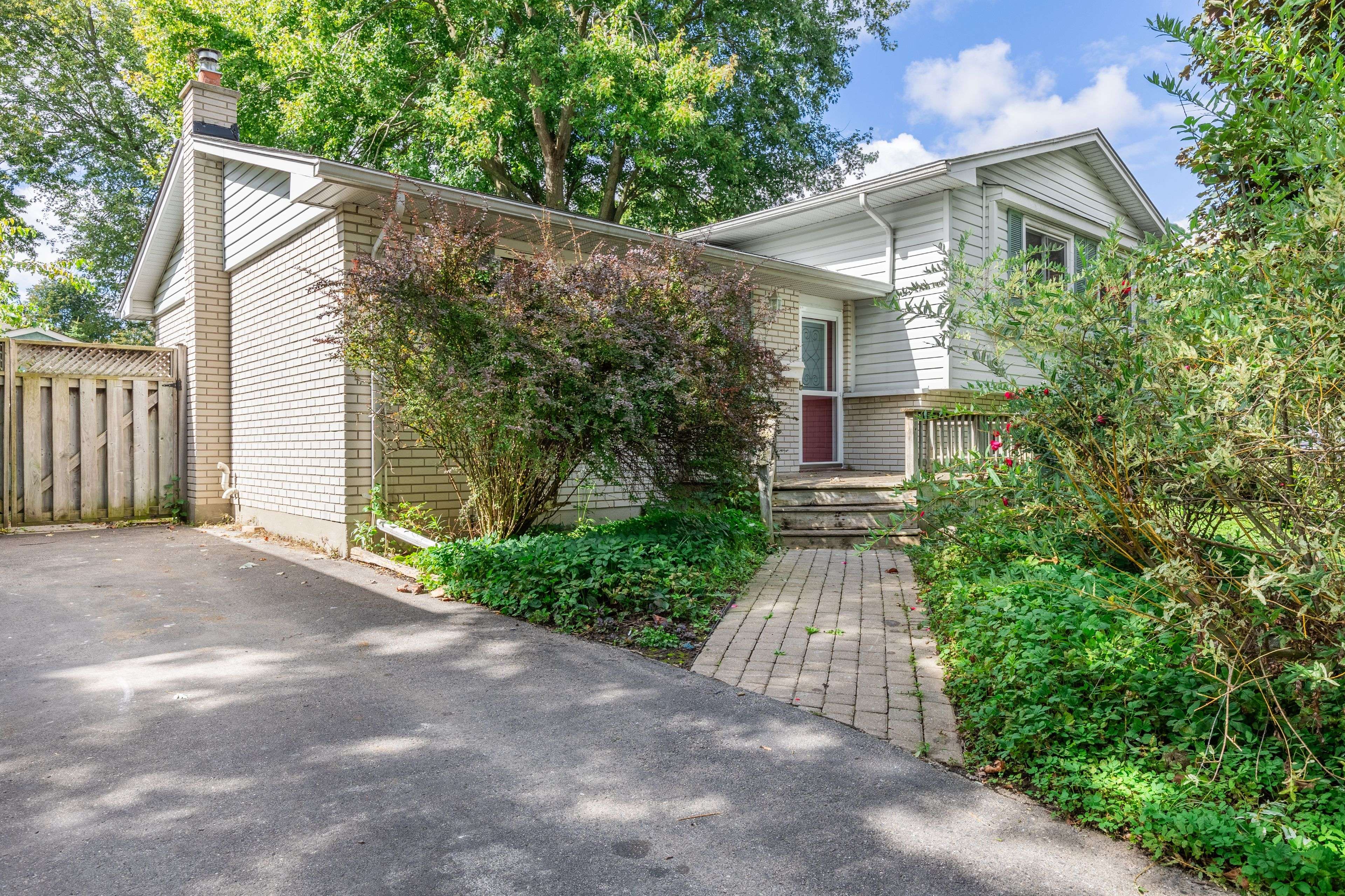 London, ON N6G 2E1,59 Scotchpine CRES