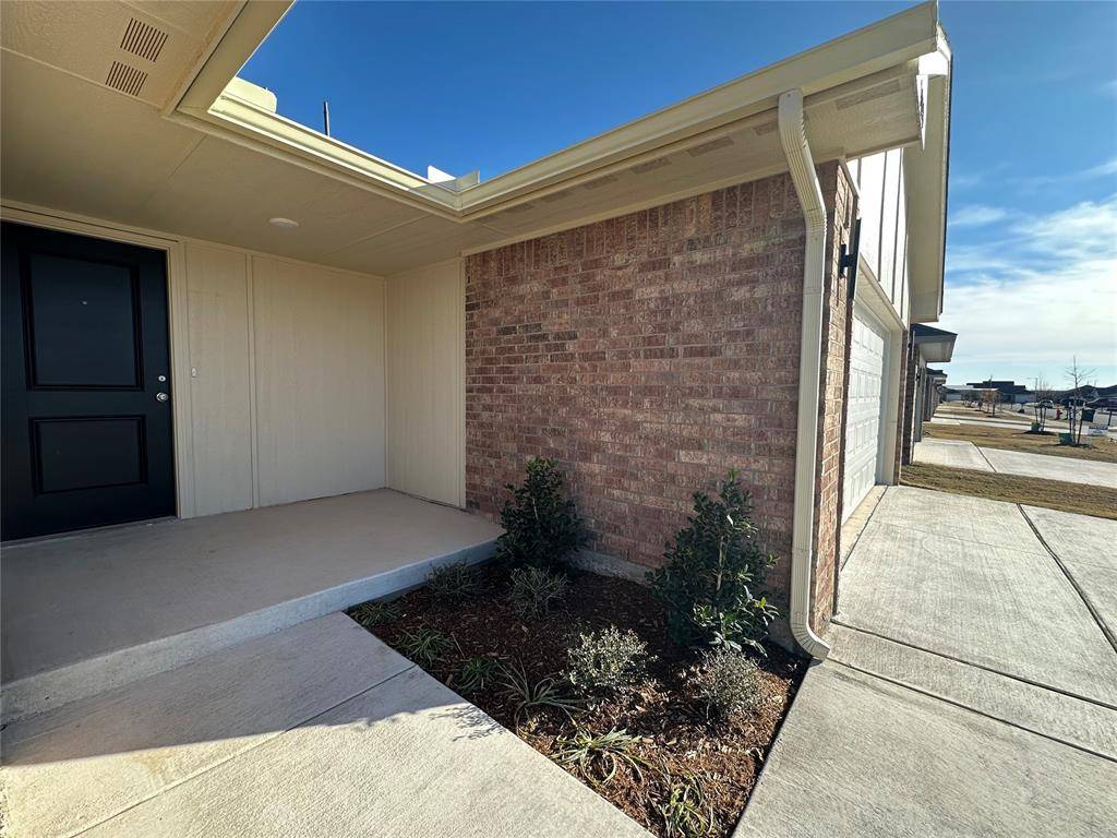 Oklahoma City, OK 73160,9020 Quapaw Creek Trail