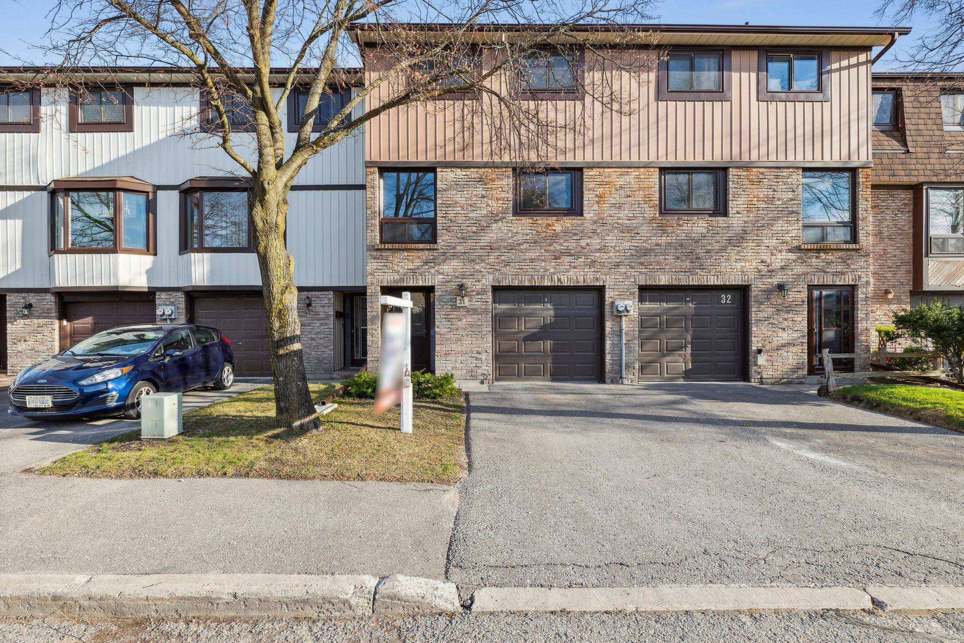 Oshawa, ON L1G 6T7,221 Ormond DR #31