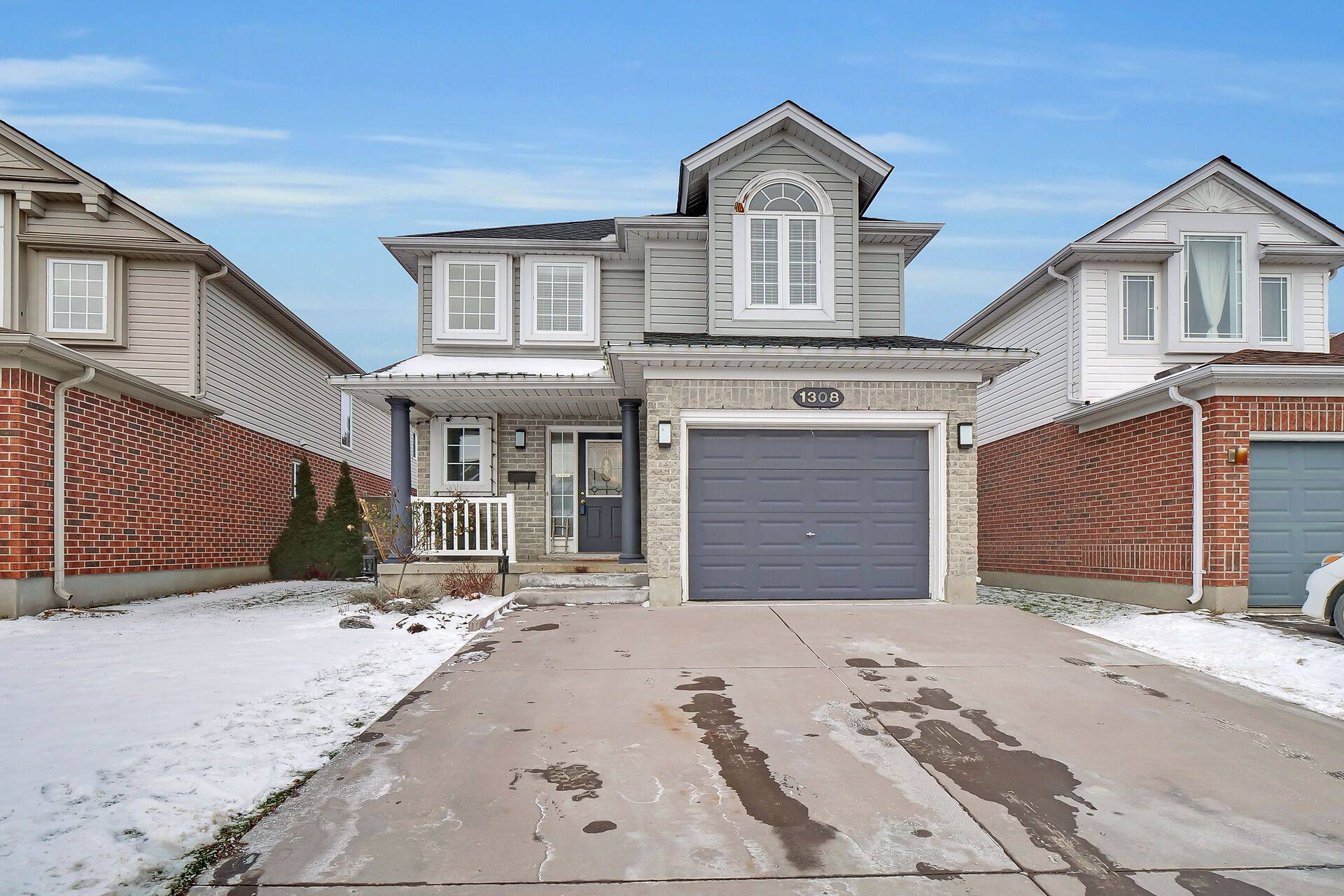 London, ON N5Y 5V4,1308 Blackmaple DR