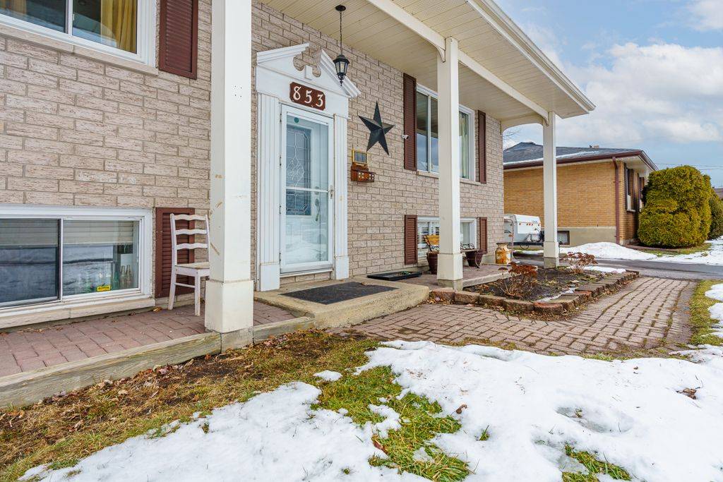 Cornwall, ON K6H 5C9,853 Haldimand CRES N