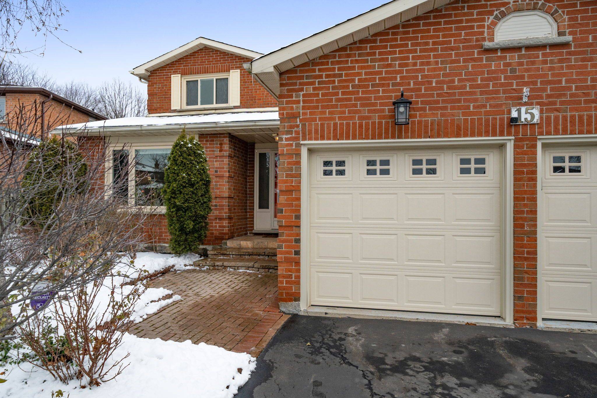 Mississauga, ON L5N 3V9,15 Oakington PL