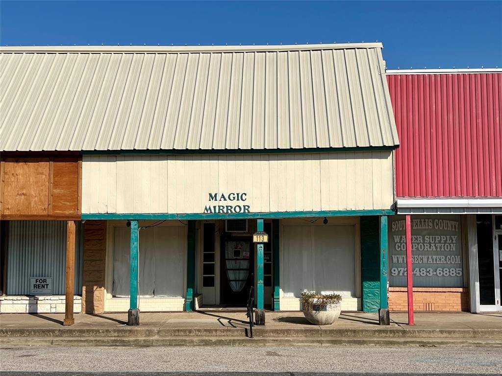 Italy, TX 76651,113 W Main Street