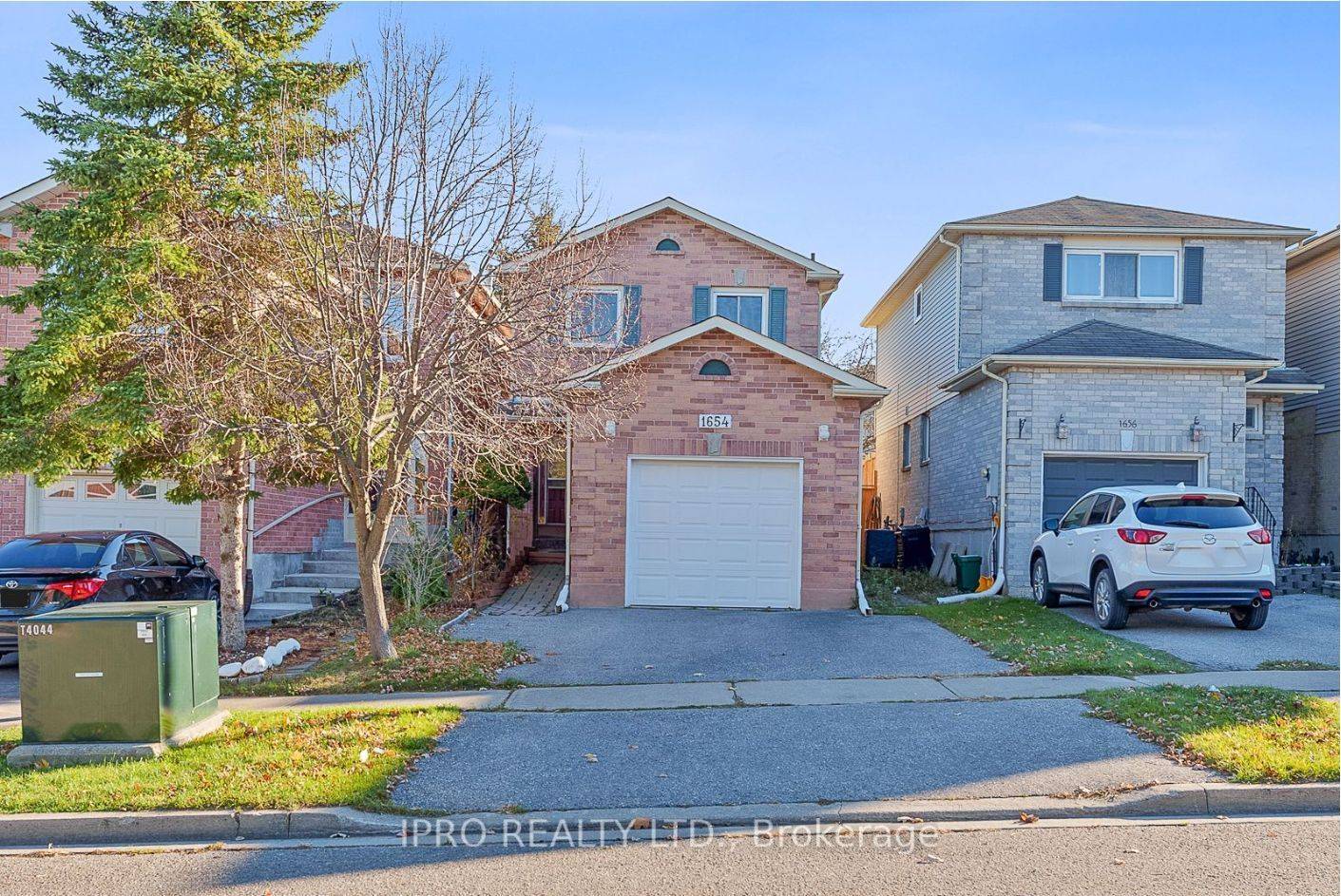 Pickering, ON L1X 2A6,1654 Mcbrady CRES