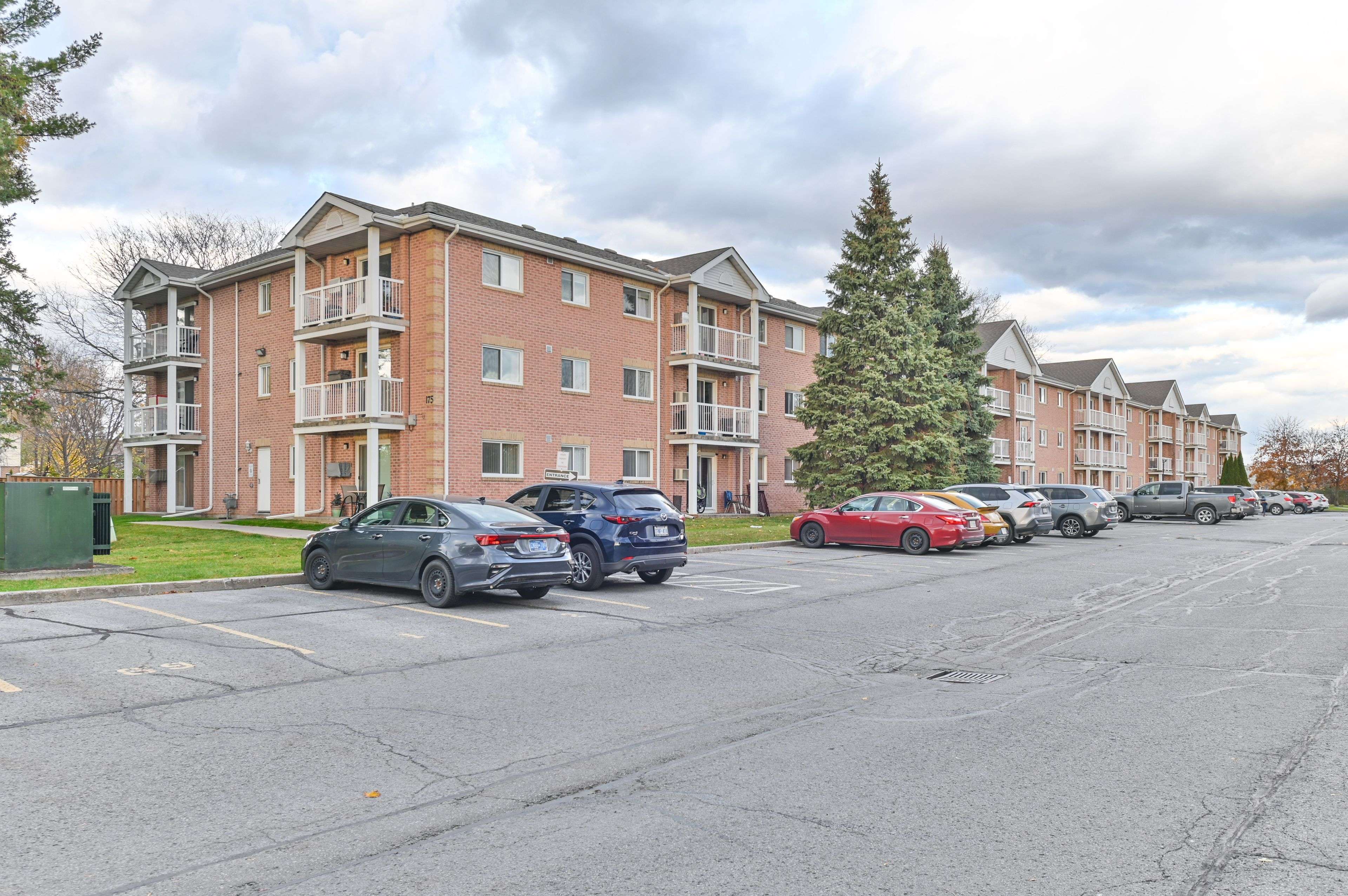 Belleville, ON K8N 5R7,175 Haig RD #213