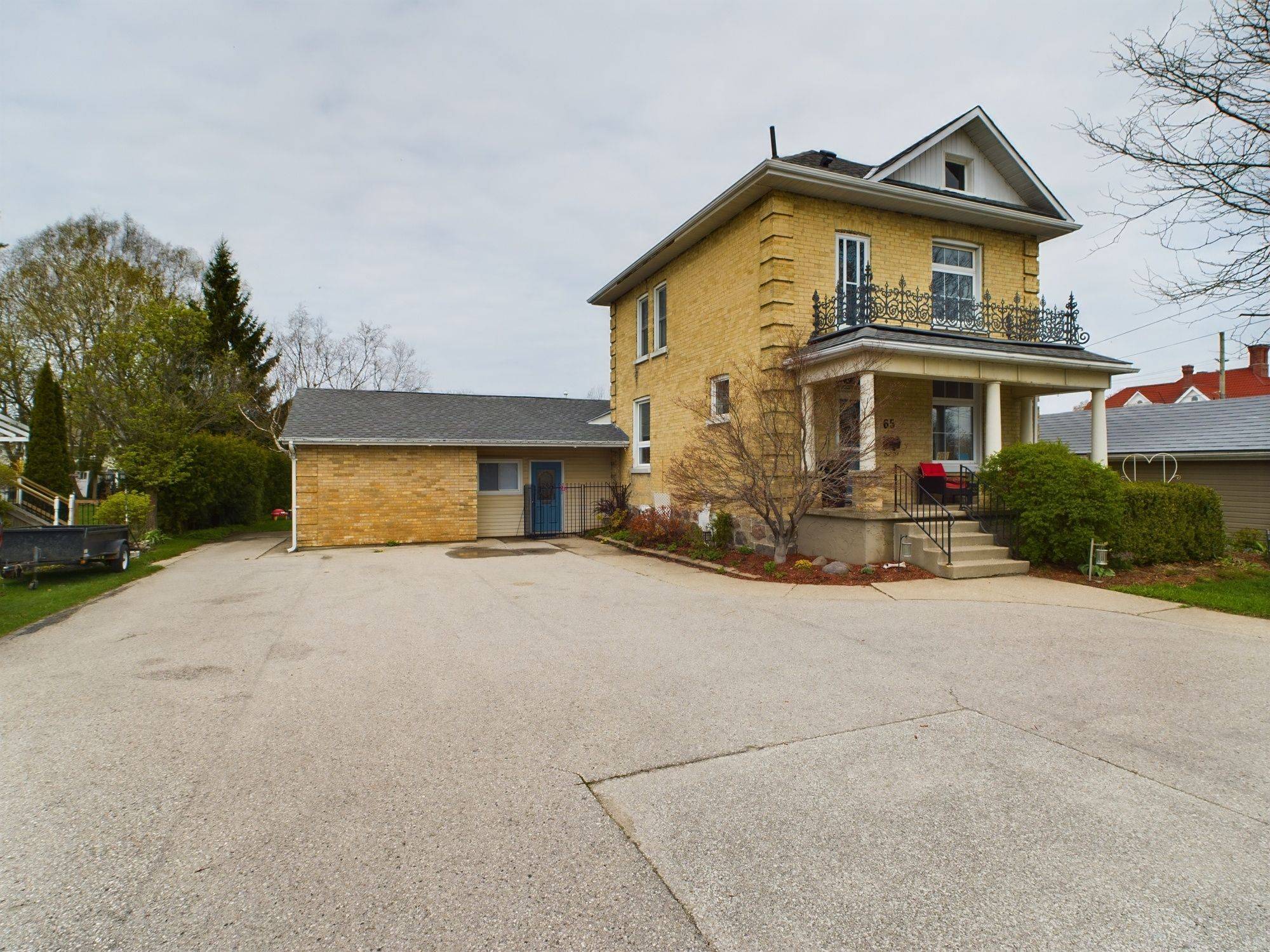 Saugeen Shores, ON N0H 2L0,65 Albert ST S