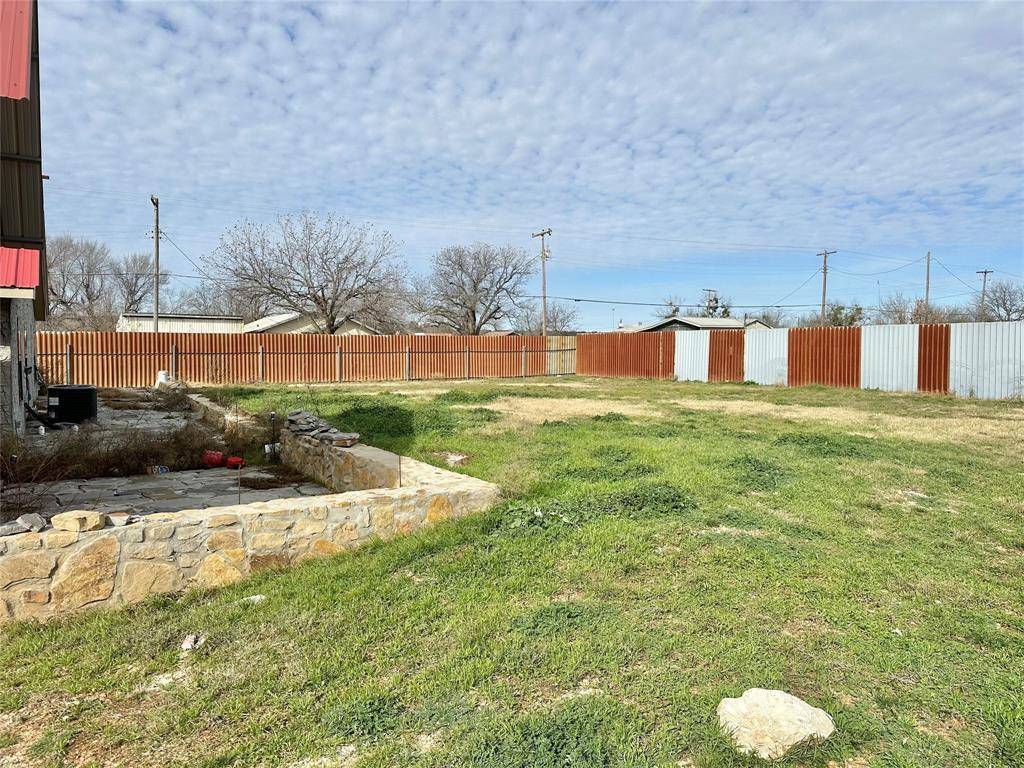 Ranger, TX 76470,618 S Oak Street