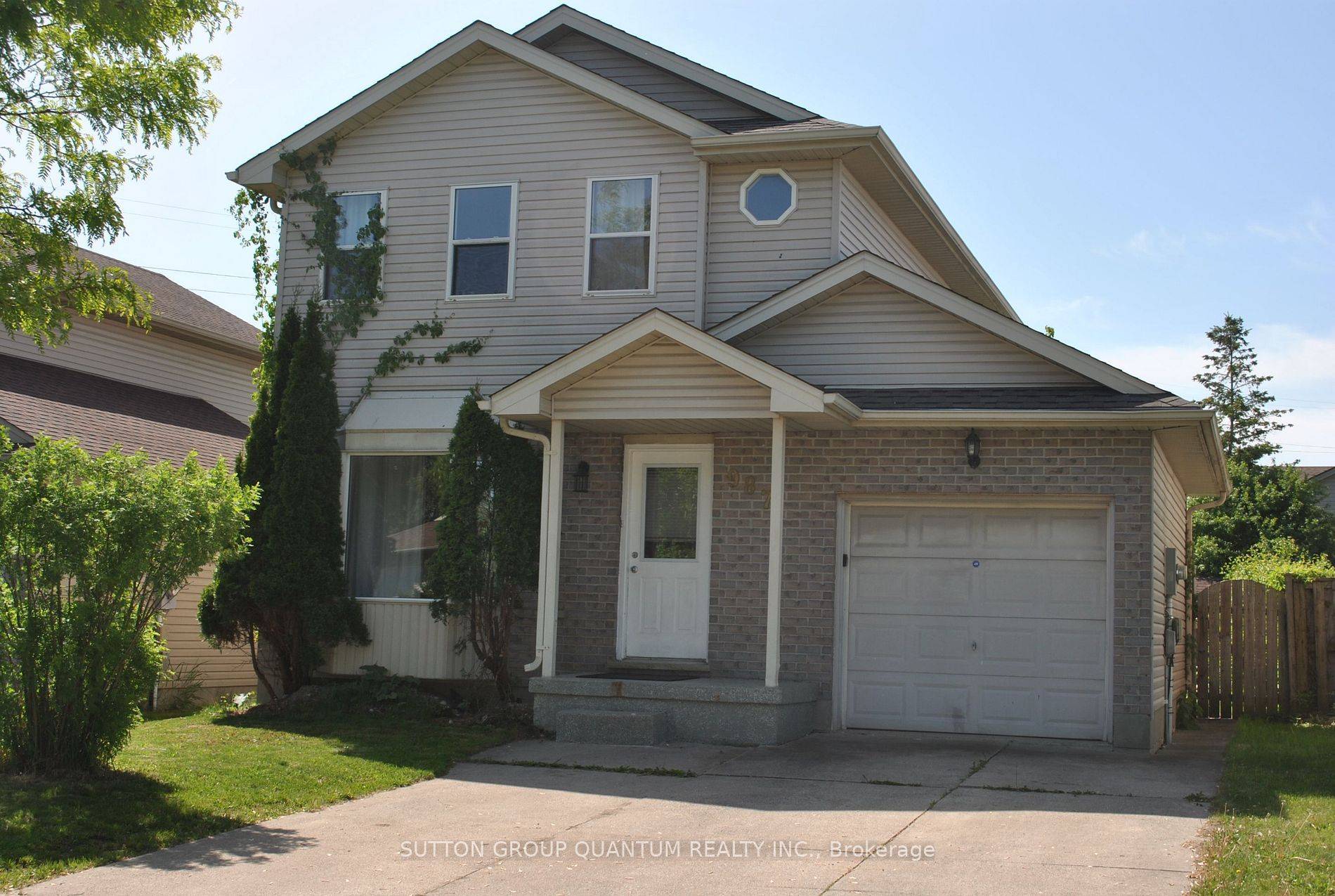 London, ON N5V 5C7,987 Prosperity CT N