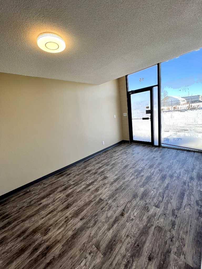 Red Deer, AB T4P 2K1,7875 48 AVE #15