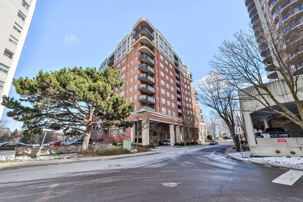 Oakville, ON L6K 3J9,111 Forsythe ST #201