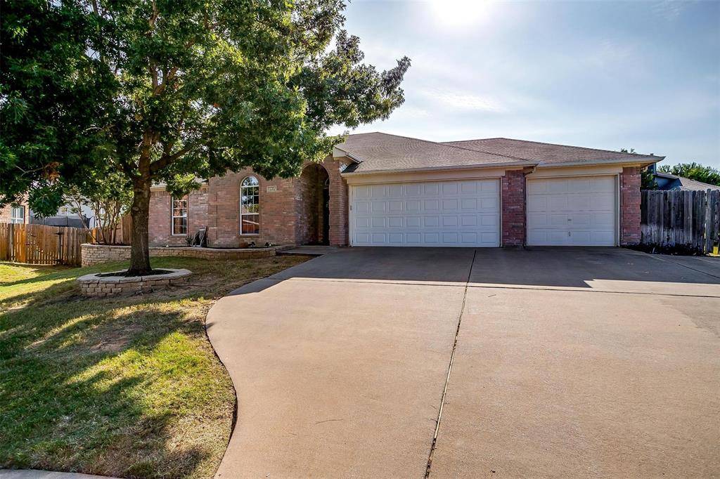 Burleson, TX 76028,404 Hidden Trail Court