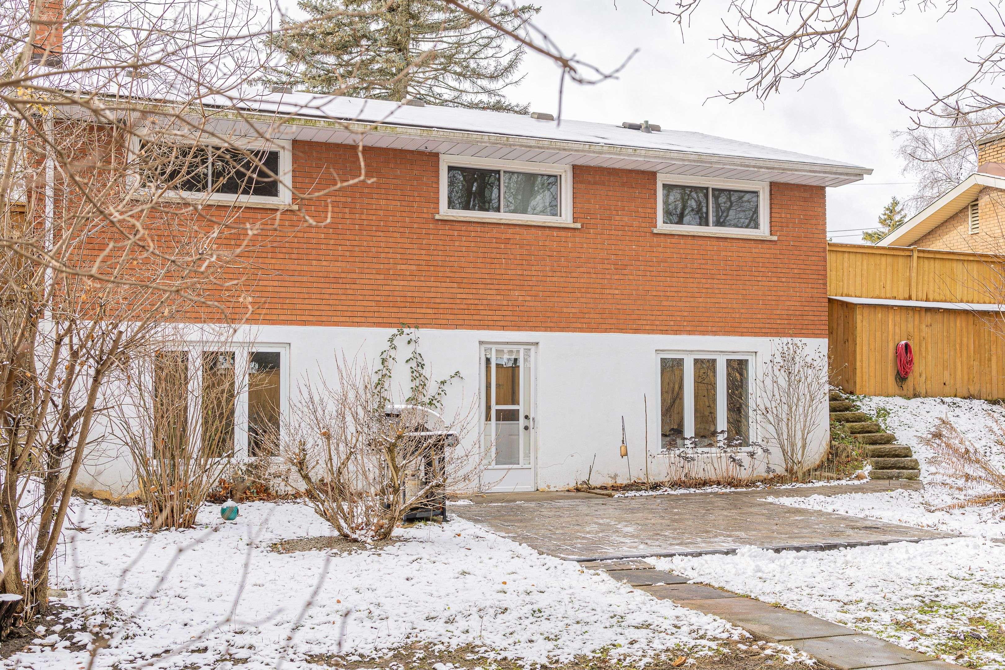 Waterloo, ON N2M 4E7,46 Meadow CRES