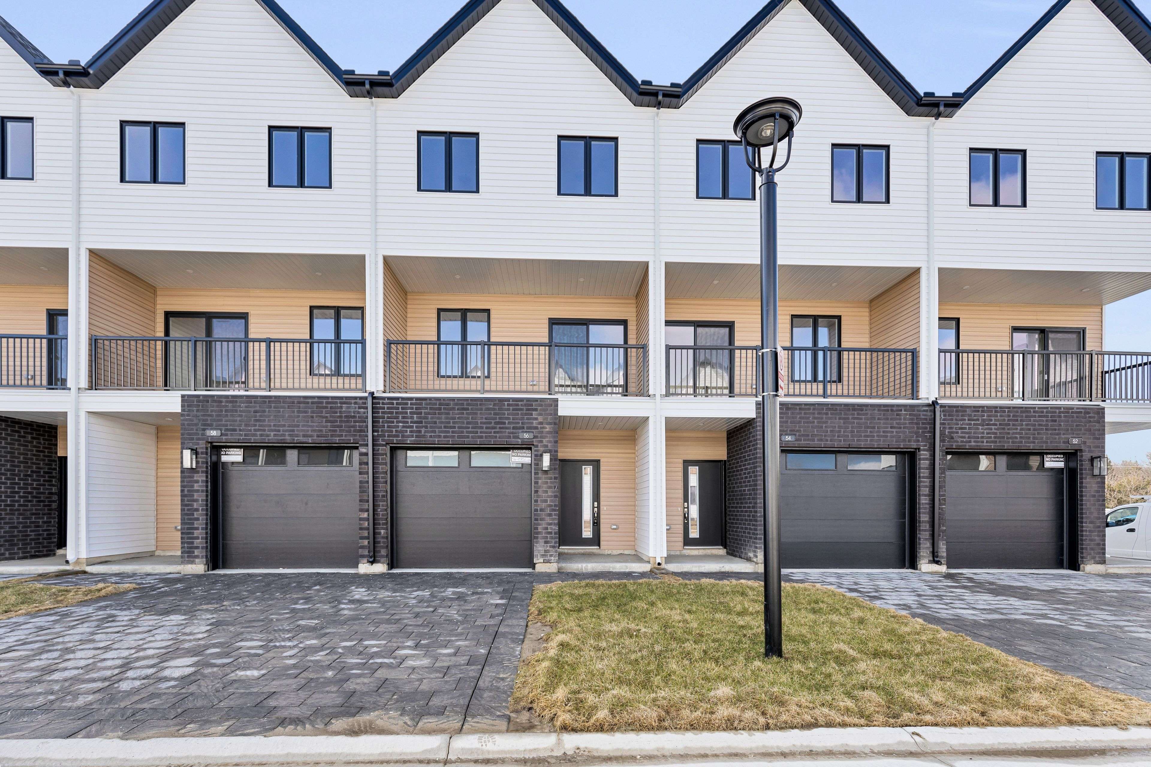 London, ON N6G 3P2,1595 Capri CRES #82