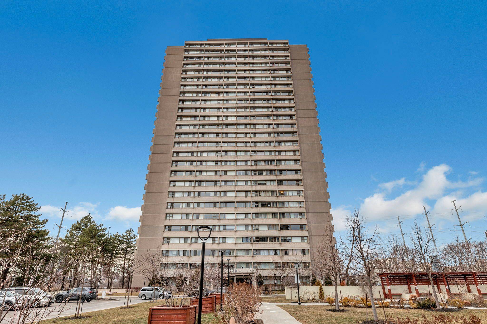 Toronto C11, ON M3C 1S8,725 Don Mills RD #401