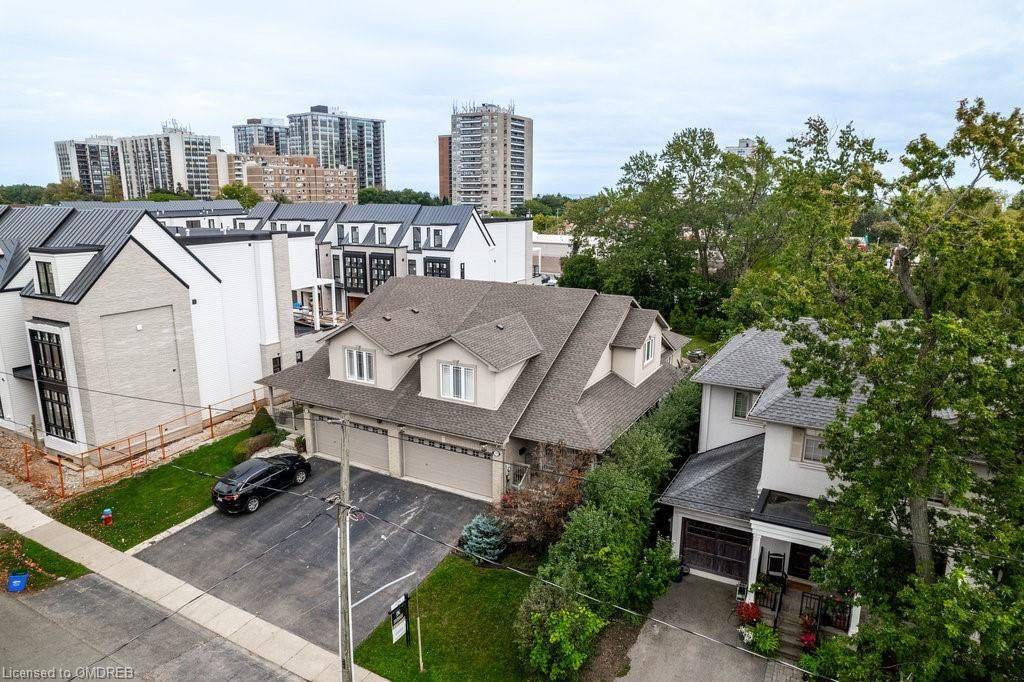 Oakville, ON L6L 1L6,2304 Sovereign ST