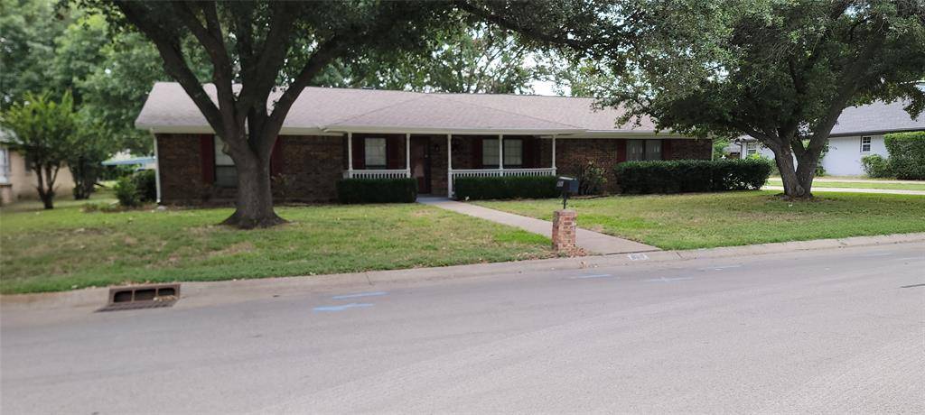 Cleburne, TX 76033,906 S Colonial Drive