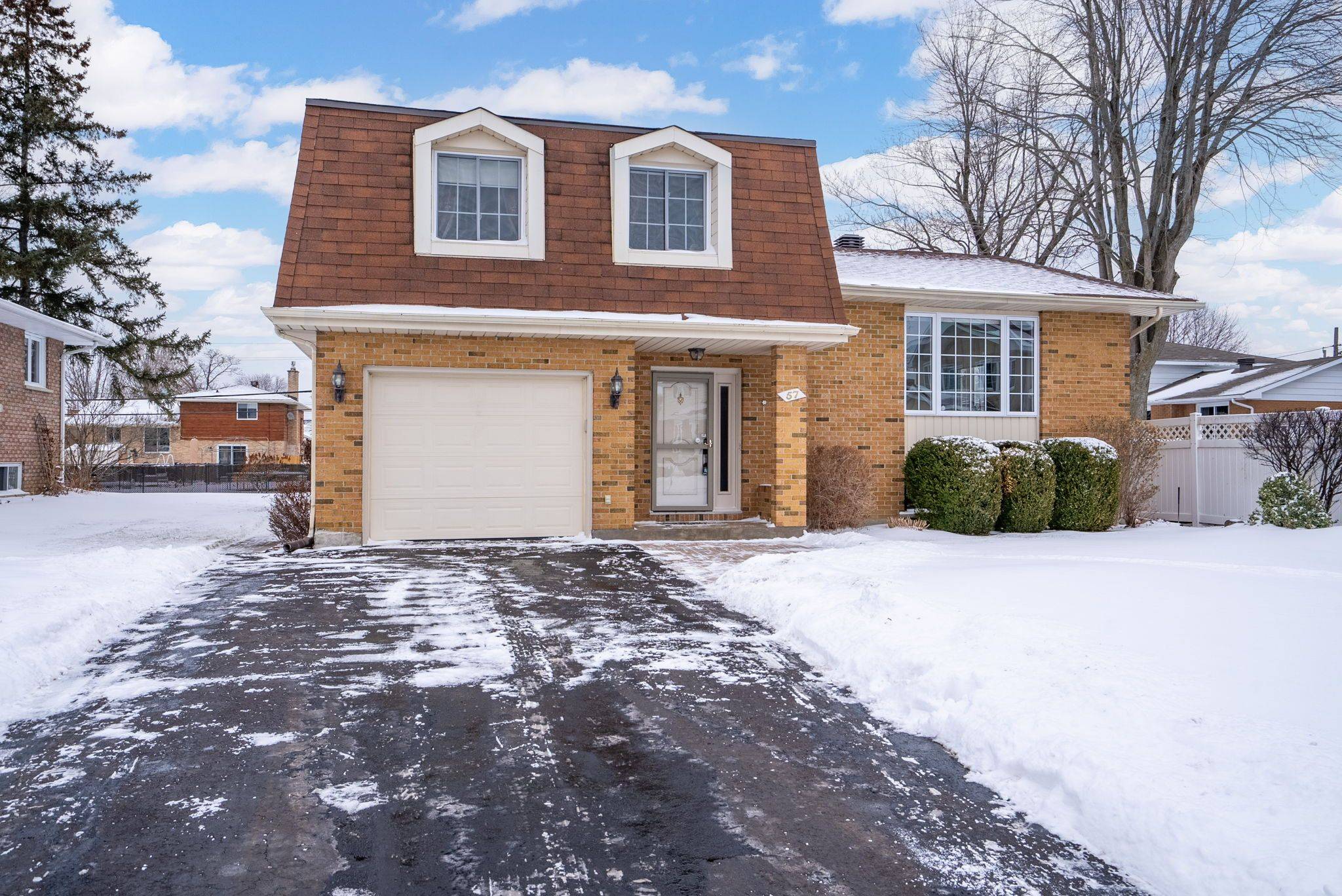 Cornwall, ON K6H 5Z1,57 Monaco CRES