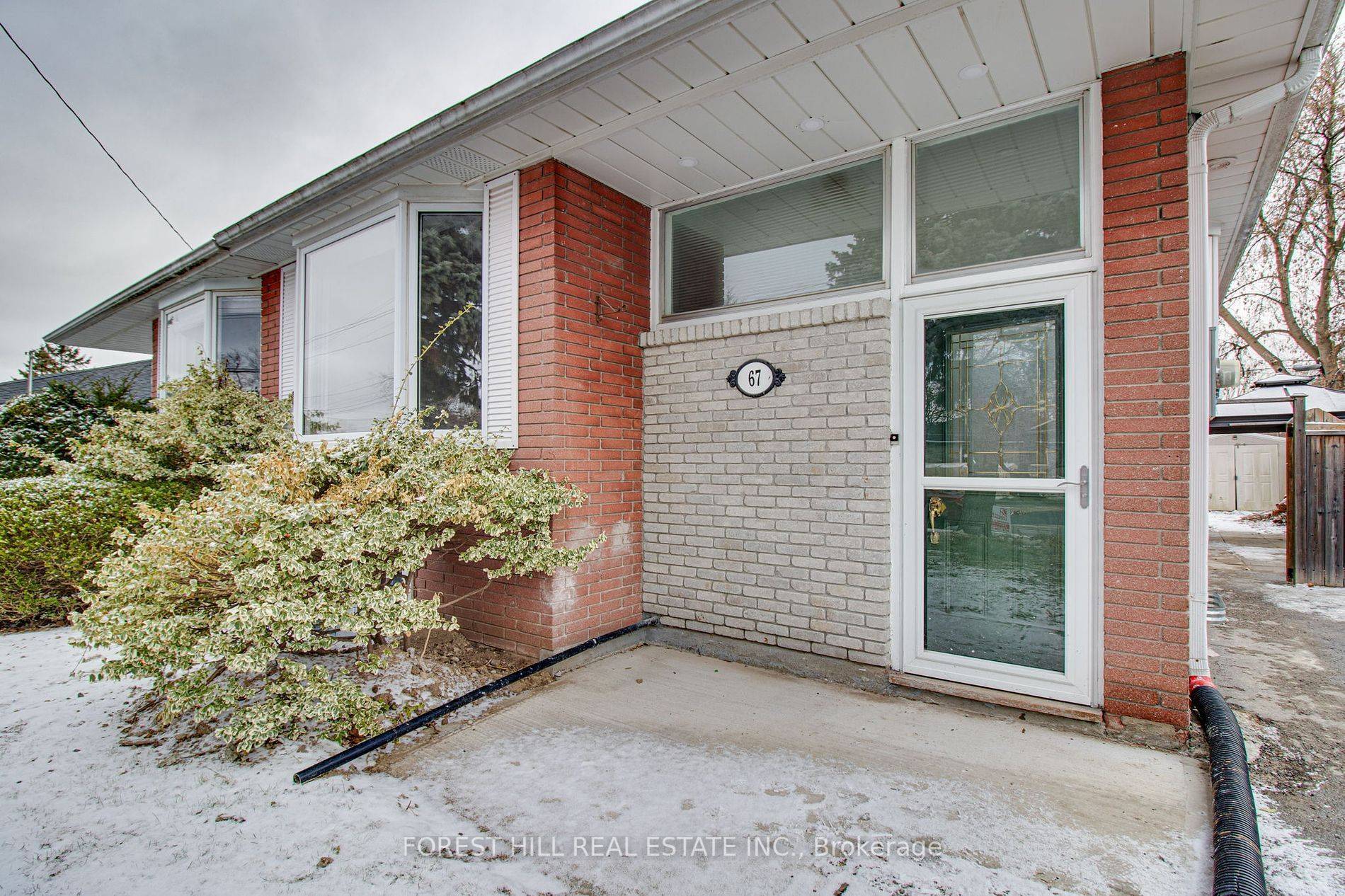 Newmarket, ON L3Y 2Y6,67 Longford DR