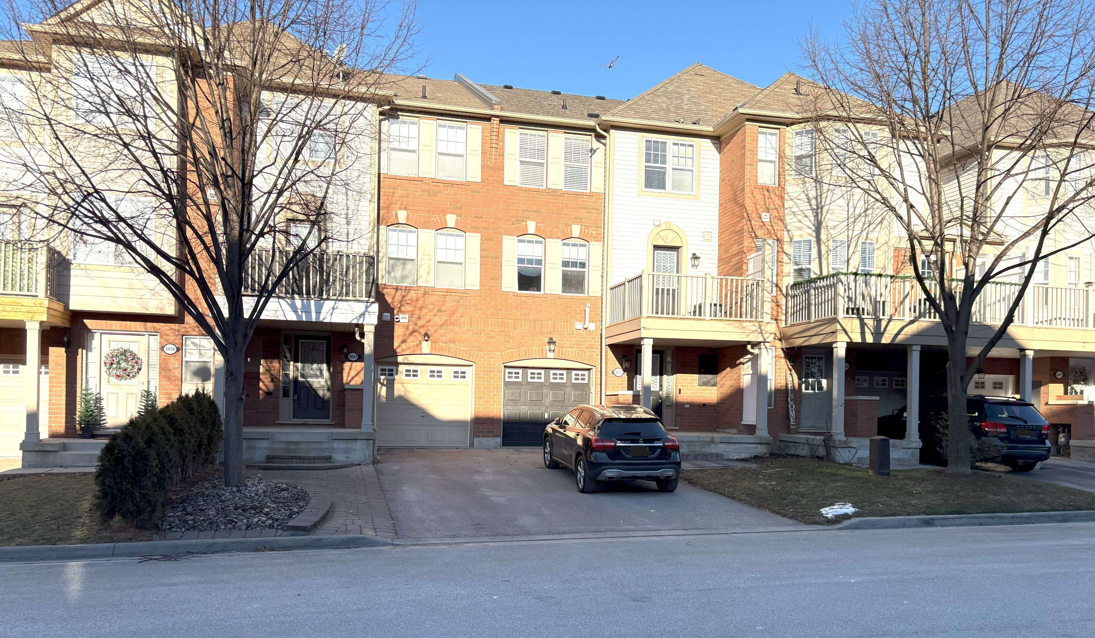 Oakville, ON L6M 5H9,3037 Dewridge AVE