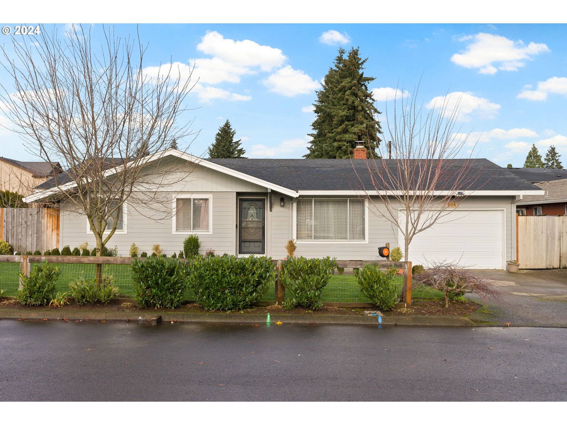 Canby, OR 97013,606 NE 16TH AVE