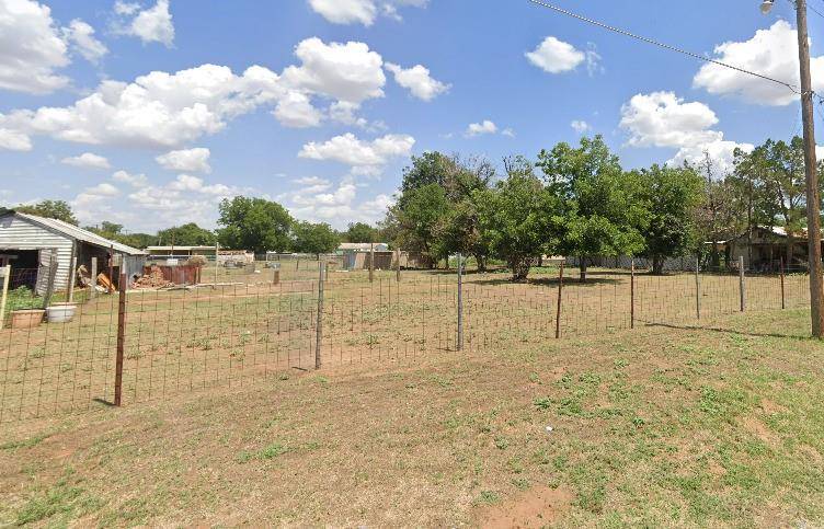 Vernon, TX 76384,1421 Violet Street