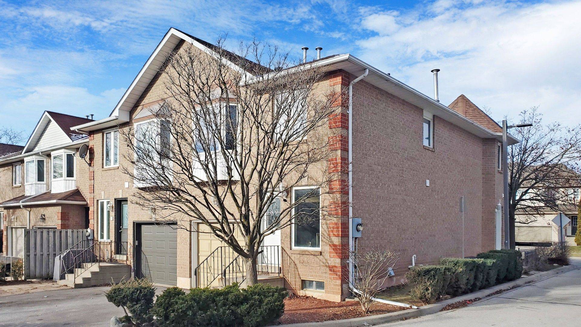 Oakville, ON L6M 3M4,1240 Westview TER #6