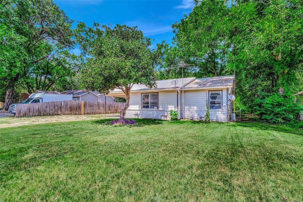 Terrell, TX 75160,114 W Damon Street