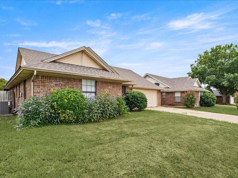 Watauga, TX 76148,8216 Willis Lane