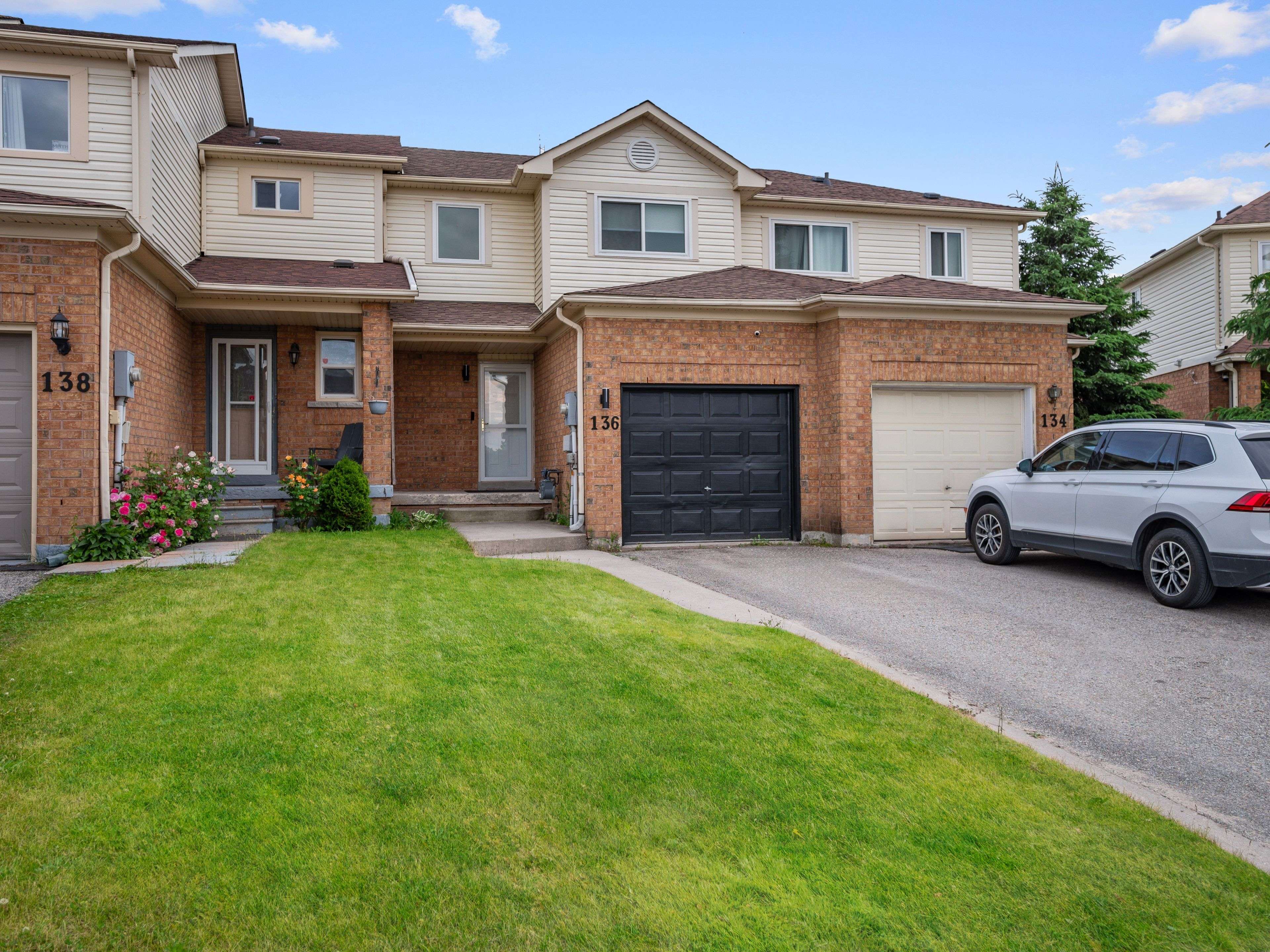 Barrie, ON L4N 8B9,136 Pickett CRES