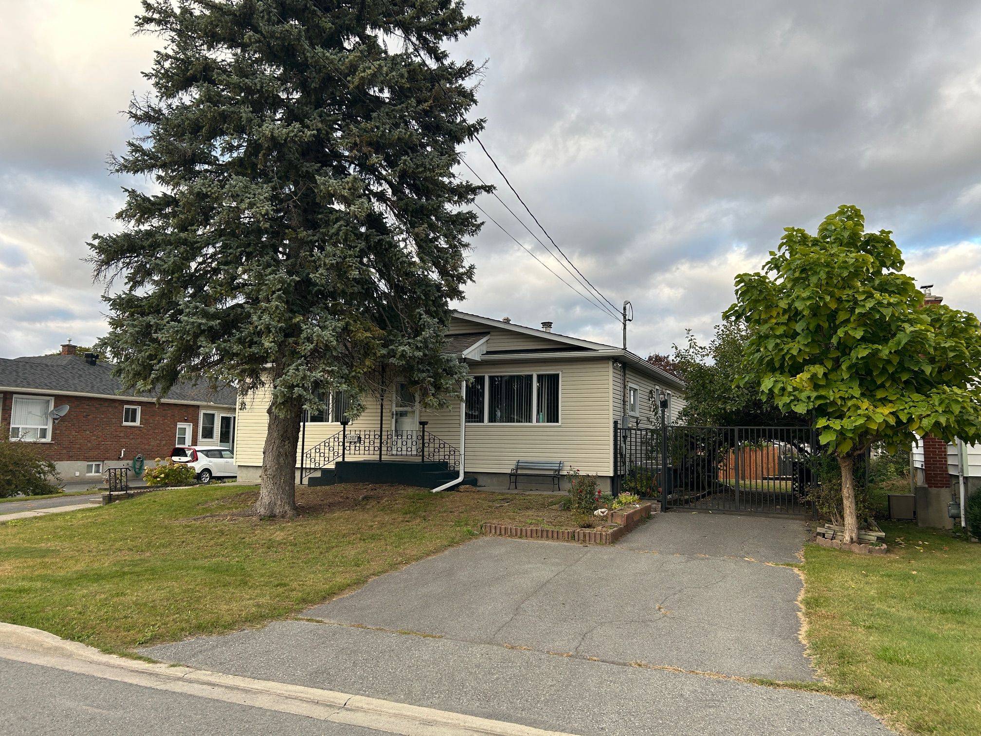 Cornwall, ON K6J 5A5,1207 Henry ST