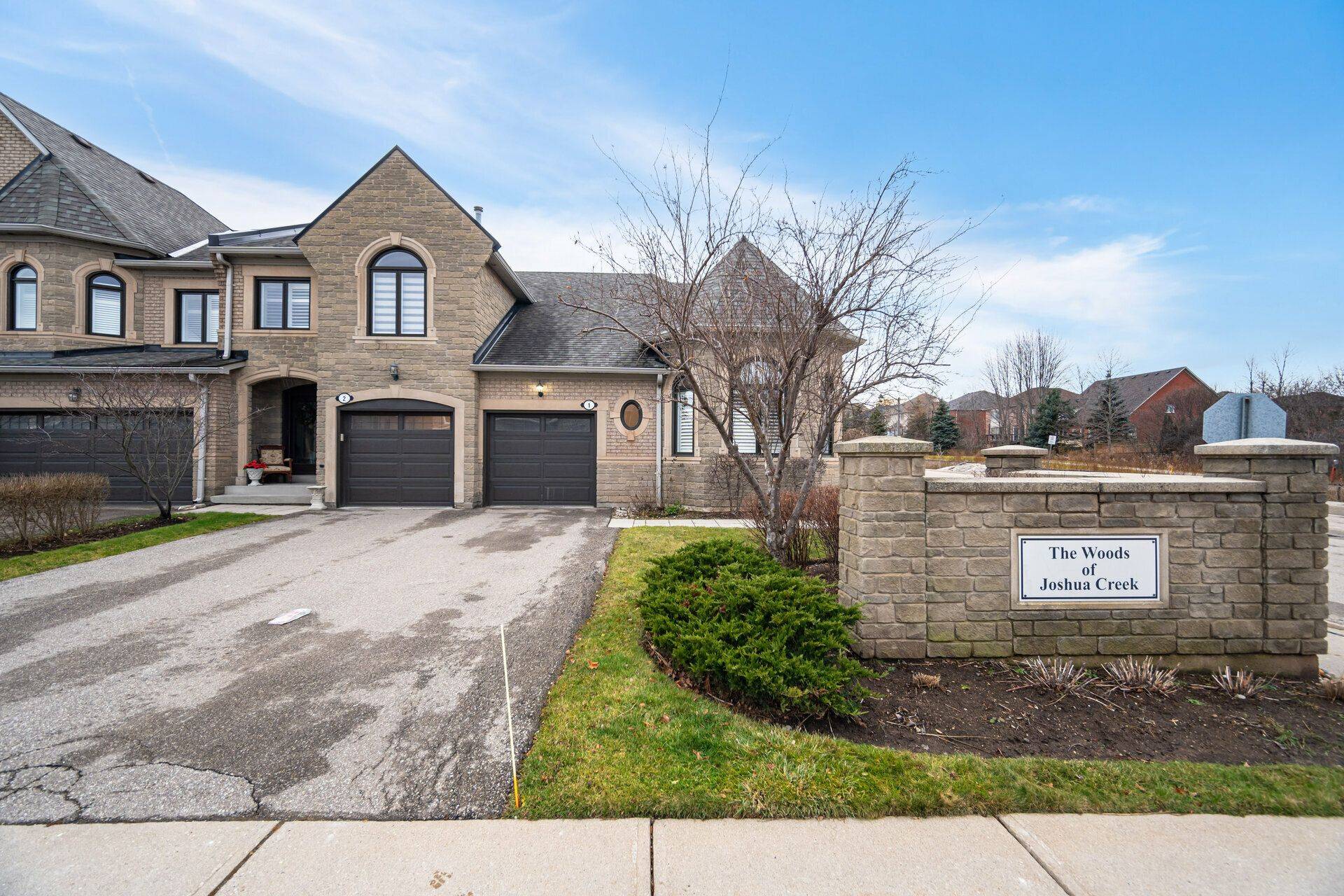 Oakville, ON L6H 6J3,2250 Rockingham DR #1