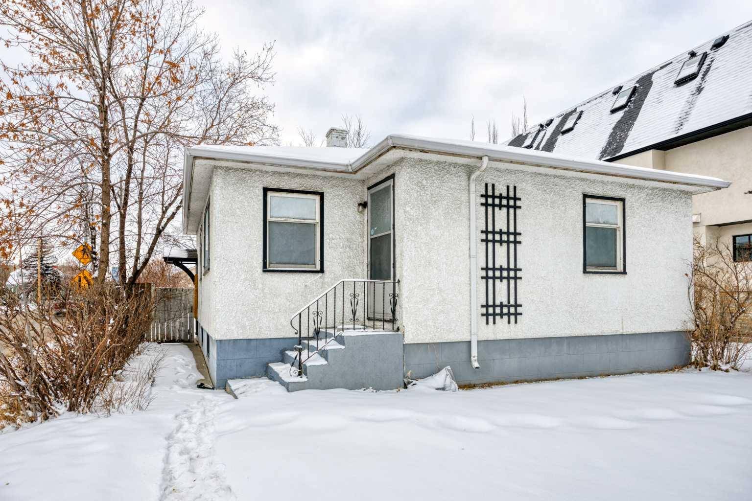 Calgary, AB T3A 4V5,501 28 AVE NW